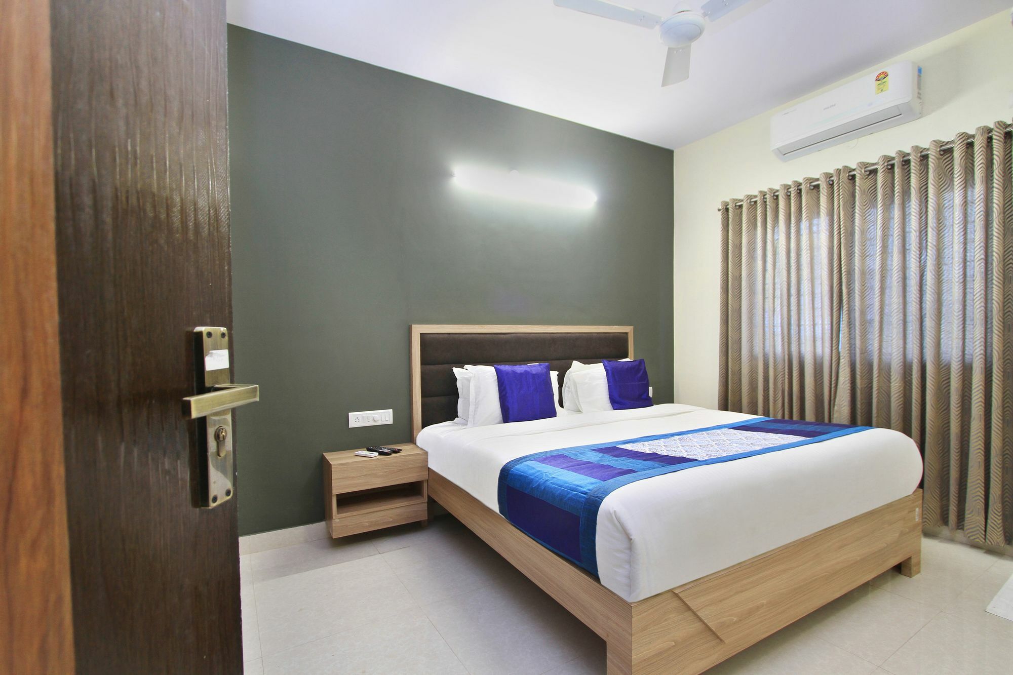 Hotel O Golden Inn Near Cubbon Park Bangalore Luaran gambar